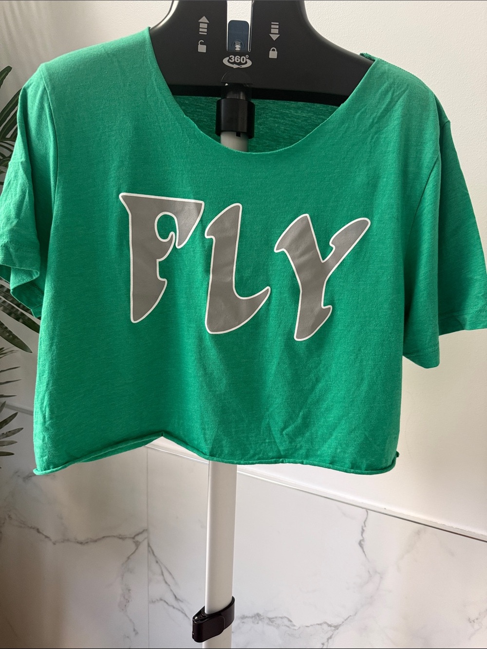Philadelphia Eagles “FLY” Graphic Crop Tee - Women's Crop Top Large